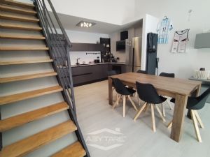 LOFT CON POSTO AUTO