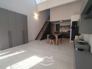 LOFT CON POSTO AUTO