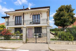 PIOSSASCO IN VENDITA CASA INDIPENDENTE BI/UNIFAMILIARE