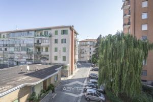 3 locali ristrutturato a nuovo - fronte palazzo regione Piemonte