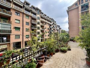 Appartamento con ampio terrazzo privato