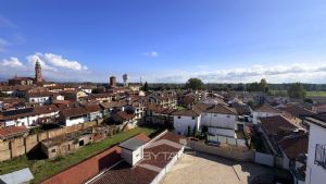 Ampio appartamento in locazione a Carignano