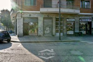 Negozio 4 vetrine Torino, Corso Caio Plinio
