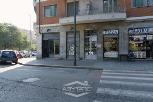 Negozio 4 vetrine Torino, Corso Caio Plinio