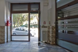 Negozio 4 vetrine Torino, Corso Caio Plinio