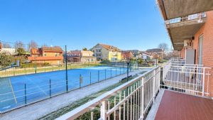 Appartamento quadrilocale con terrazzo in piccolo contesto