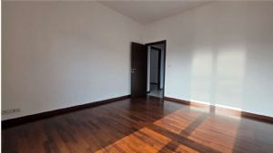 ASTI – PORTA TORINO: ULTIMO PIANO PANORAMICO, TRIPLA ESPOSIZIONE, ASCENSORE E BOX AUTO!
