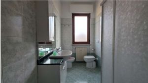ASTI – PORTA TORINO: ULTIMO PIANO PANORAMICO, TRIPLA ESPOSIZIONE, ASCENSORE E BOX AUTO!