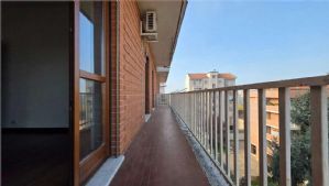 ASTI – PORTA TORINO: ULTIMO PIANO PANORAMICO, TRIPLA ESPOSIZIONE, ASCENSORE E BOX AUTO!