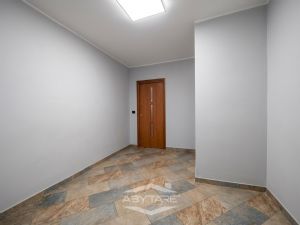 Nichelino, viale Matteotti - vendita 4L con ampio giardino e box auto.