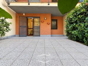 Nichelino, viale Matteotti - vendita 4L con ampio giardino e box auto.