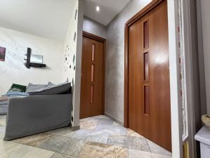 Nichelino, viale Matteotti - vendita 4L con ampio giardino e box auto.