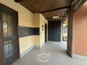 Nichelino, viale Matteotti - vendita 4L con ampio giardino e box auto.