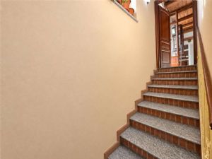 SPLENDIDA CASA RISTRUTTURATA CON TERRENO E RUSTICO