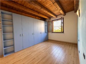 SPLENDIDA CASA RISTRUTTURATA CON TERRENO E RUSTICO
