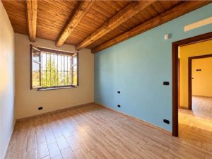 SPLENDIDA CASA RISTRUTTURATA CON TERRENO E RUSTICO